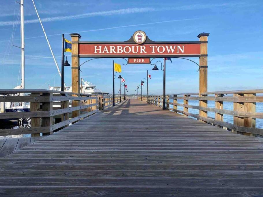 In The Heart Of Harbour Town 2Br 2Ba Pool Access Close To Beach Hilton Head Island Εξωτερικό φωτογραφία